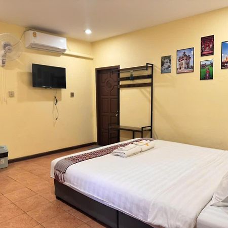 Yula Hotel Thatluang Vientiane Exterior photo